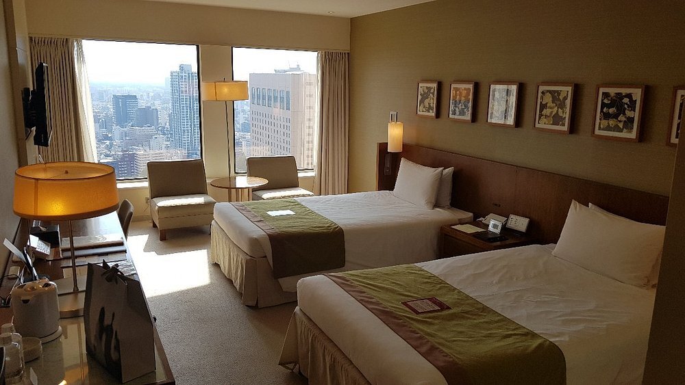 Keio Plaza Hotel room2